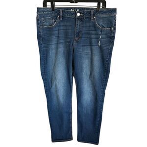 Apt 9 Women's Slim Capri Jeans Blue Stretch Denim Size 34” rise 10”